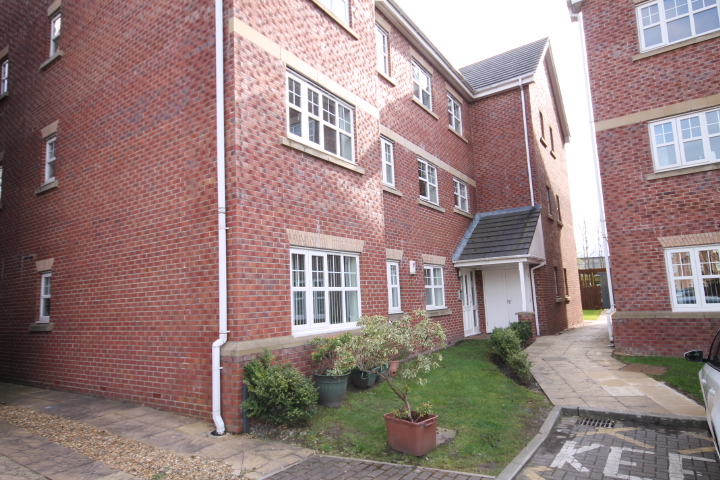 Ellesmere Green, Monton